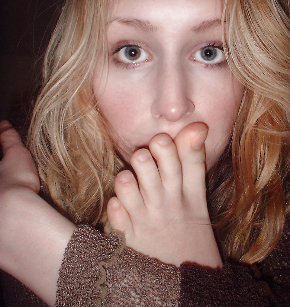 25P Awesome Amateur Teen Feet Part XXIII