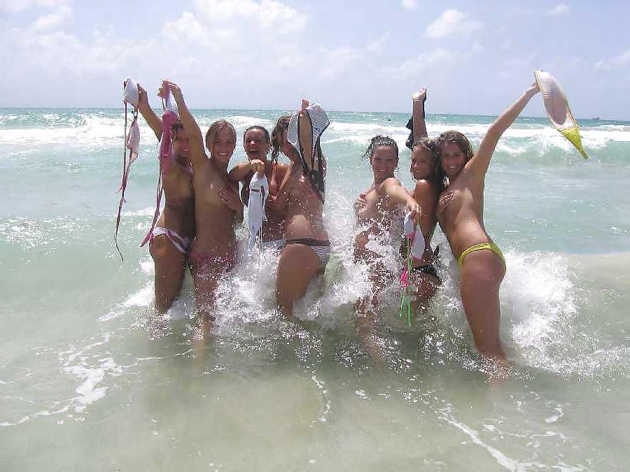 25P Amateur Girls in Groups