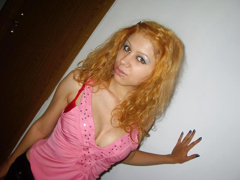 12P Sexy amateur blond teen with sexy legs