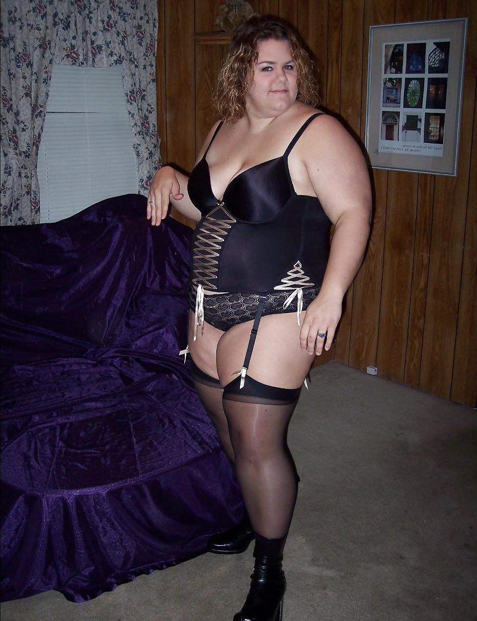 22P Amateur BBWs in nylons