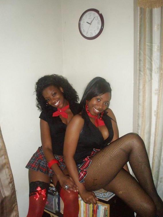 25P Leggy Ebony Amateur
