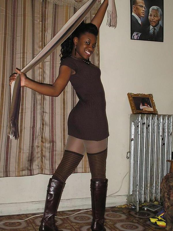 25P Leggy Ebony Amateur