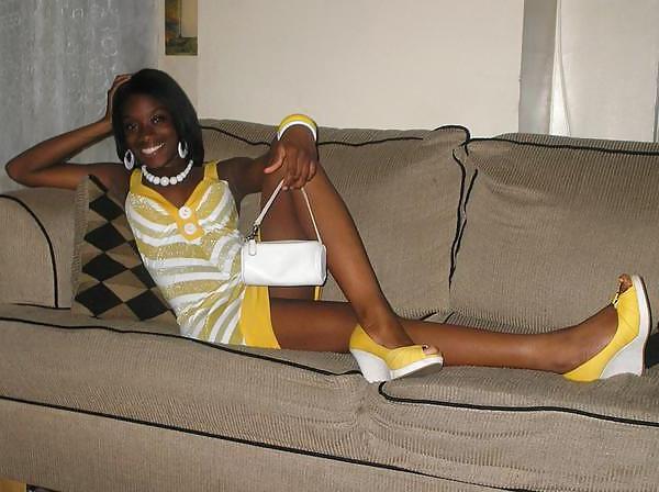 25P Leggy Ebony Amateur