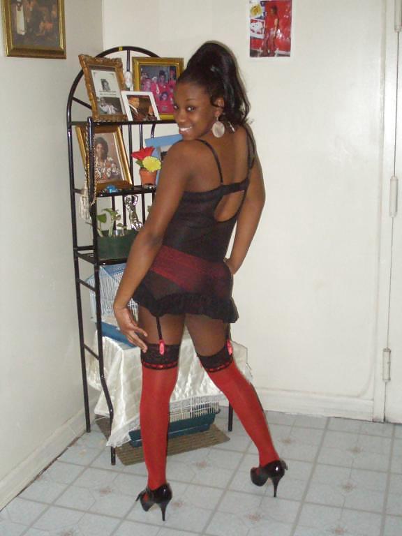 25P Leggy Ebony Amateur