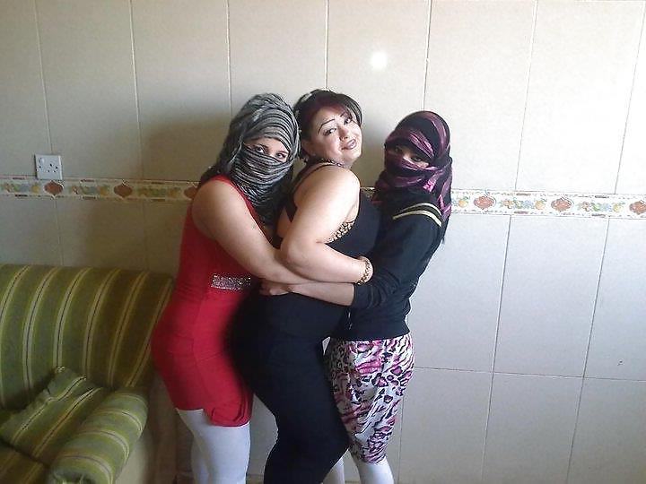 25P Arab Amateur Shemales