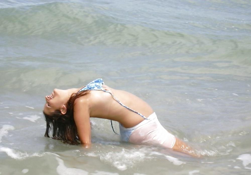 15P Amateur brunette with great ass and boobs