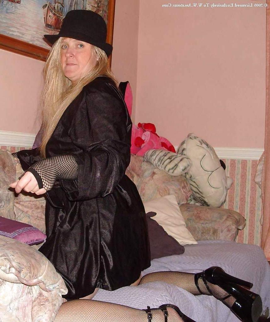 13P MATURE AMATEUR FROM EVERWHERE - Dee
