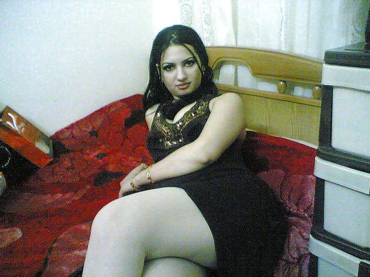 25P Arab  Amateur