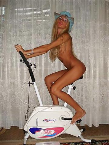 25P Two amateur blondes, mature and young