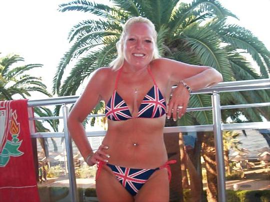 25P Mature Amateur Clothed 7