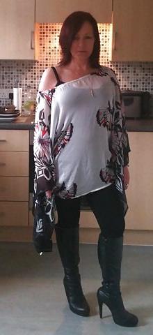 25P Mature Amateur Clothed 7