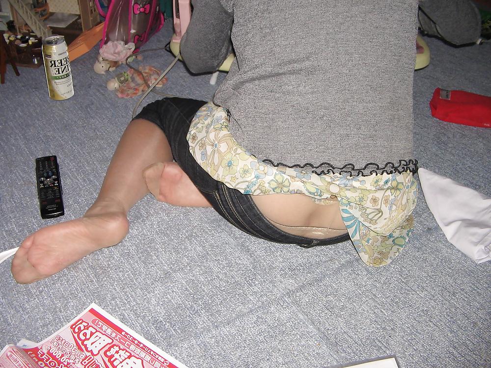 20P Amateur Young Pantyhose Feet 3