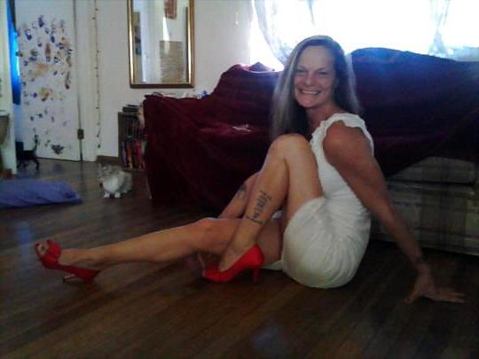 25P Mature Amateur Clothed 6