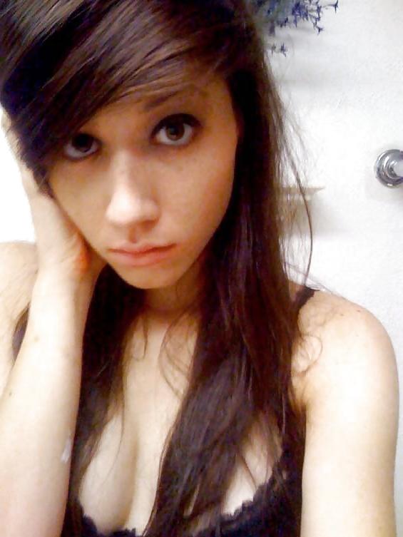 12P Hot Amateur Brunette Teen