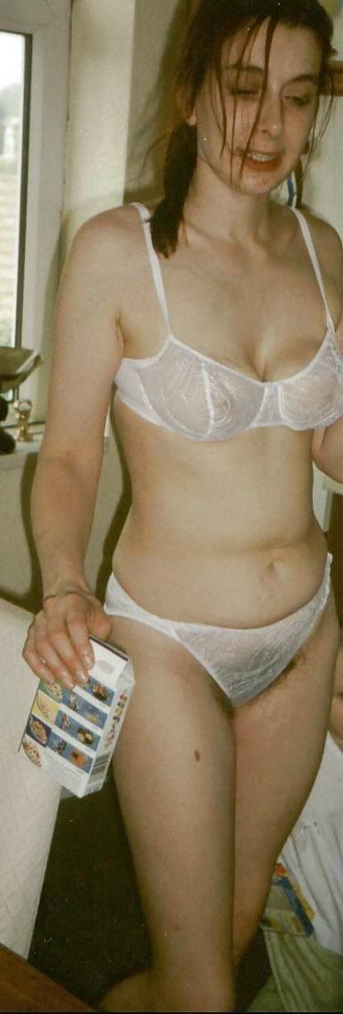 18P Amateur hairy Pussy