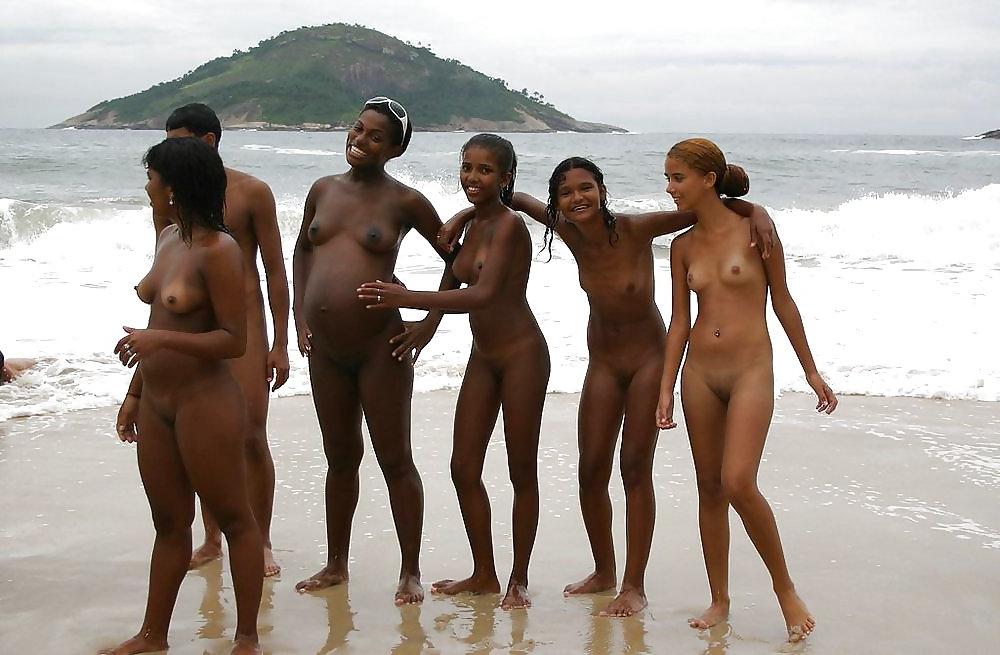 8P Amigas peladinhas - naked amateur friends