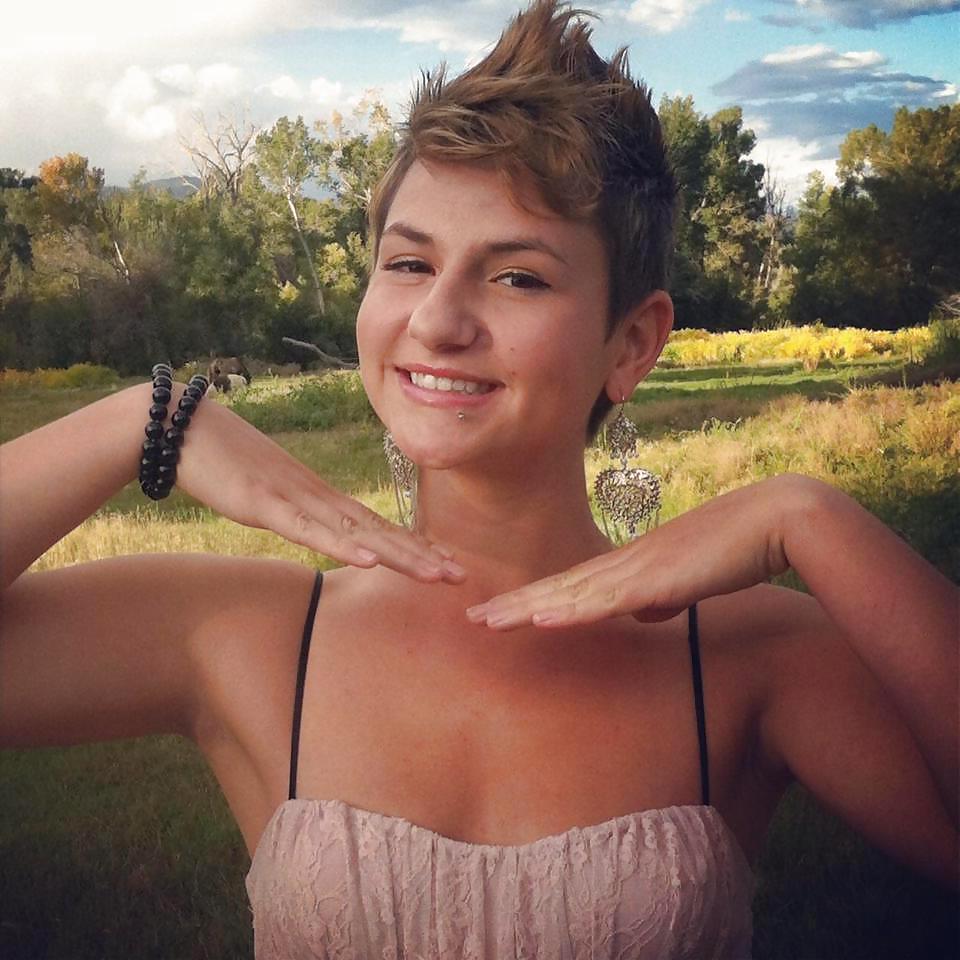 25P Amateur short hair hotties