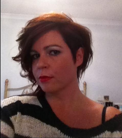 25P Amateur short hair hotties