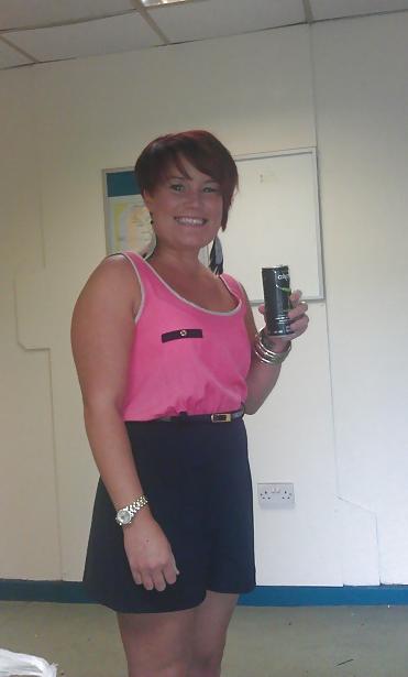 25P Amateur short hair hotties