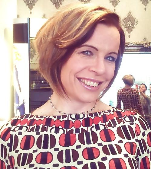 25P Amateur short hair hotties