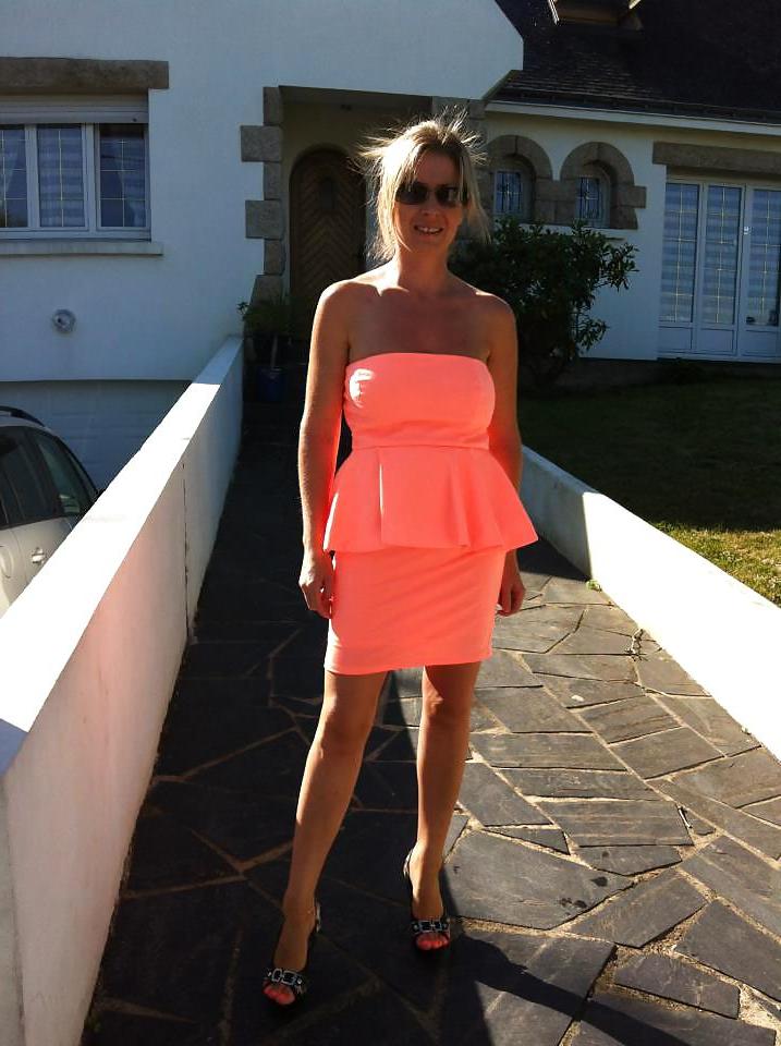 25P Slutty amateur mom Dominique from facebook