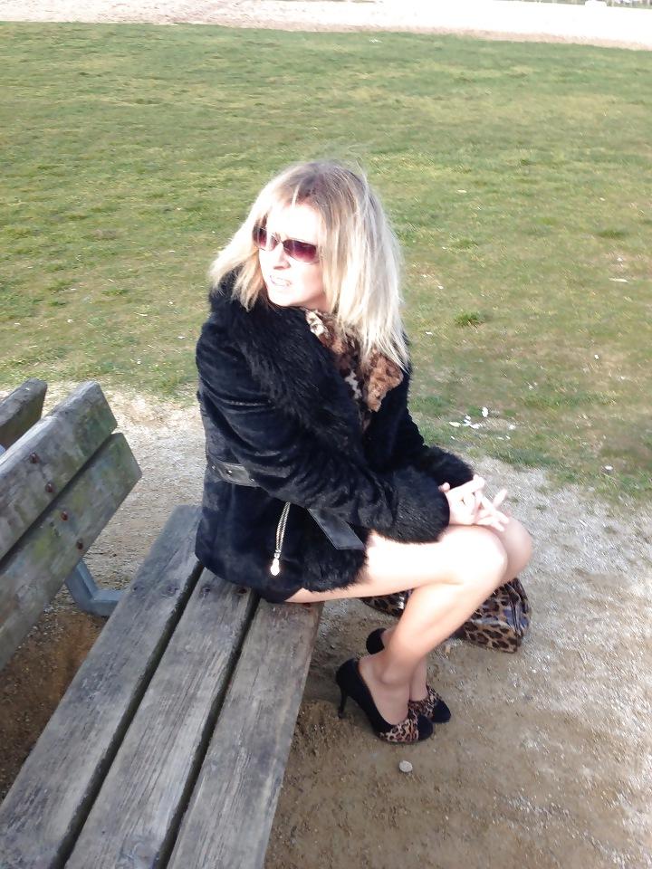 25P Slutty amateur mom Dominique from facebook