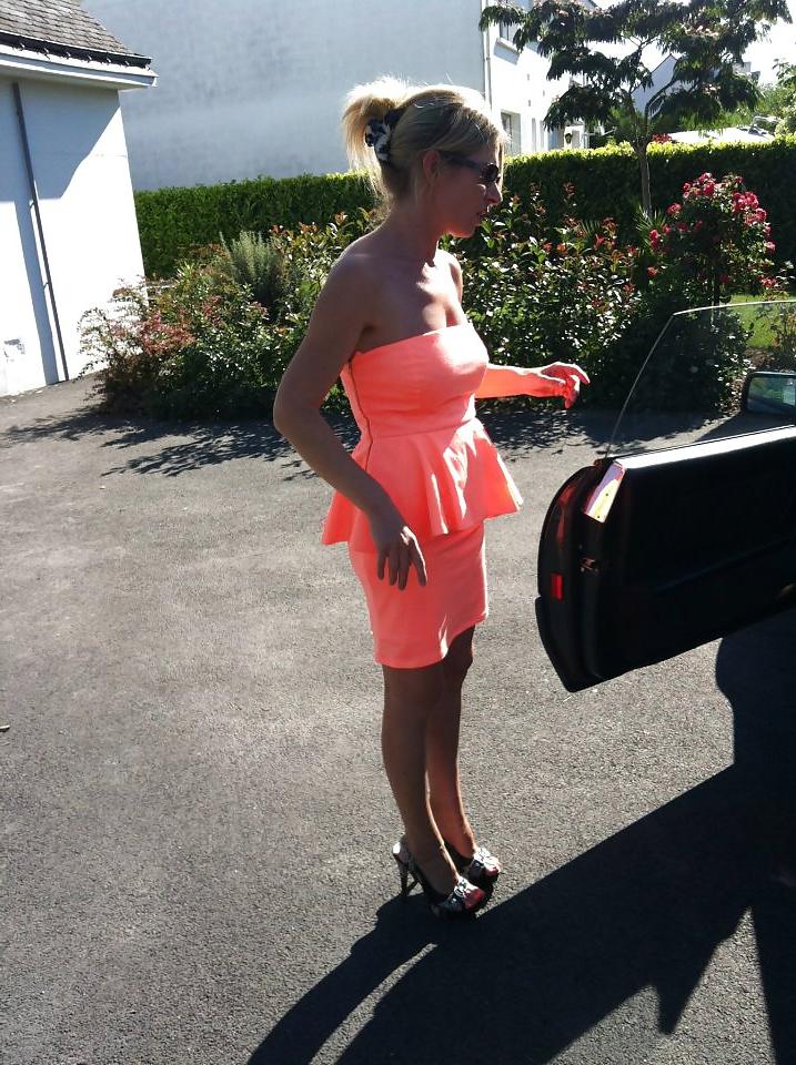 25P Slutty amateur mom Dominique from facebook