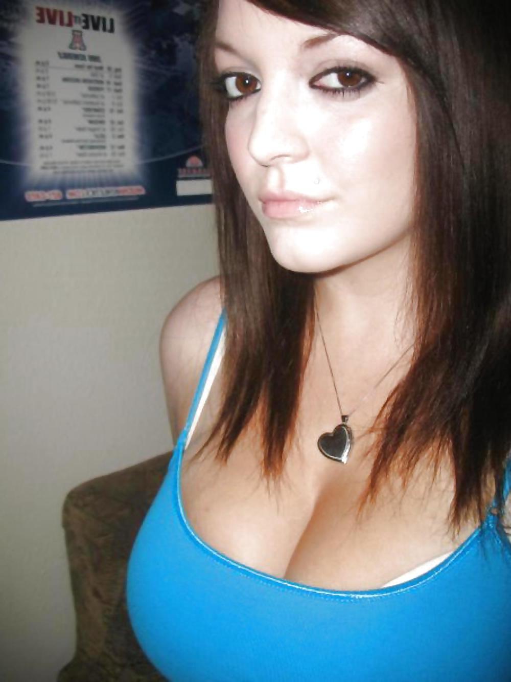 25P Busty Amateur Girl