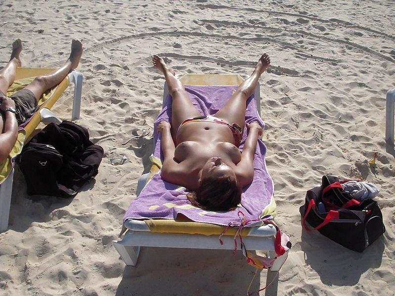 14P Die Schönheit großer und kleiner Amateur-Strandtitten