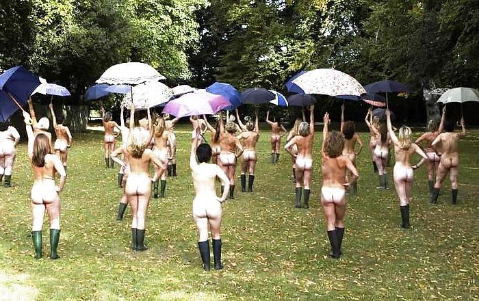 14P Die Schönheit großer und kleiner Amateur-Strandtitten