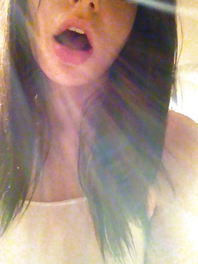 25P A Perfect amateur shemale beauty