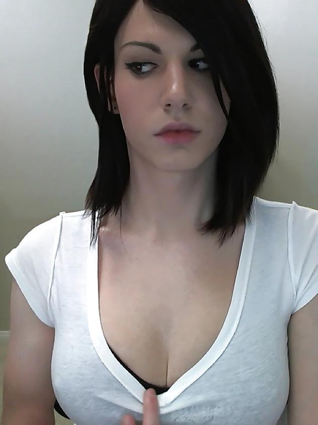 25P A Perfect amateur shemale beauty