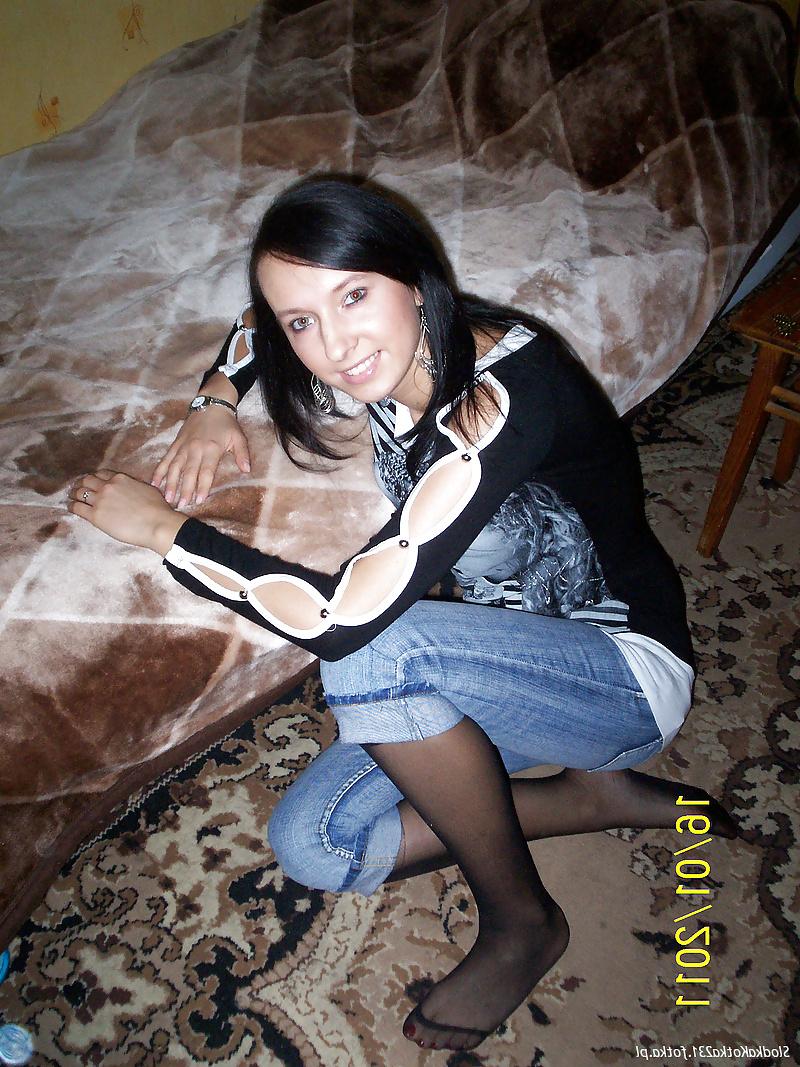 19P Amateur Young Pantyhose Feet 1