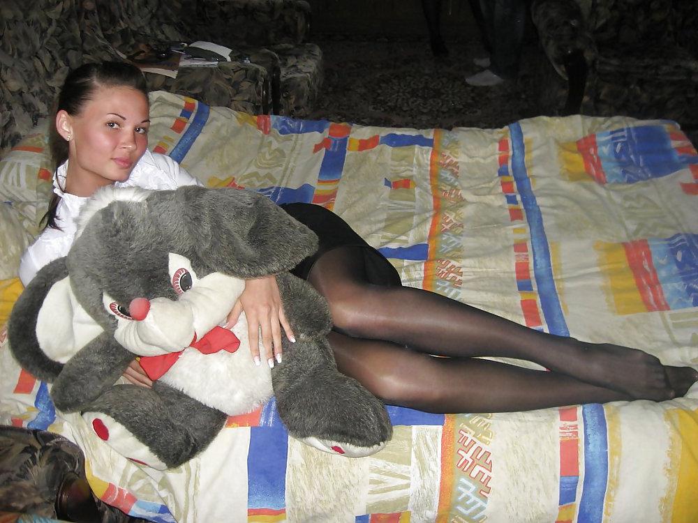 19P Amateur Young Pantyhose Feet 1