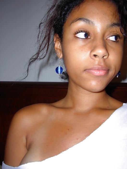 15P AMATEUR EBONY HOTTIE
