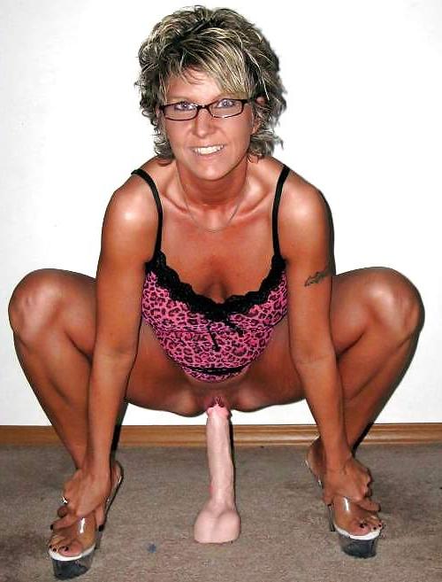 25P Hot Amateur MATURE Hungry For A Cock...(15)