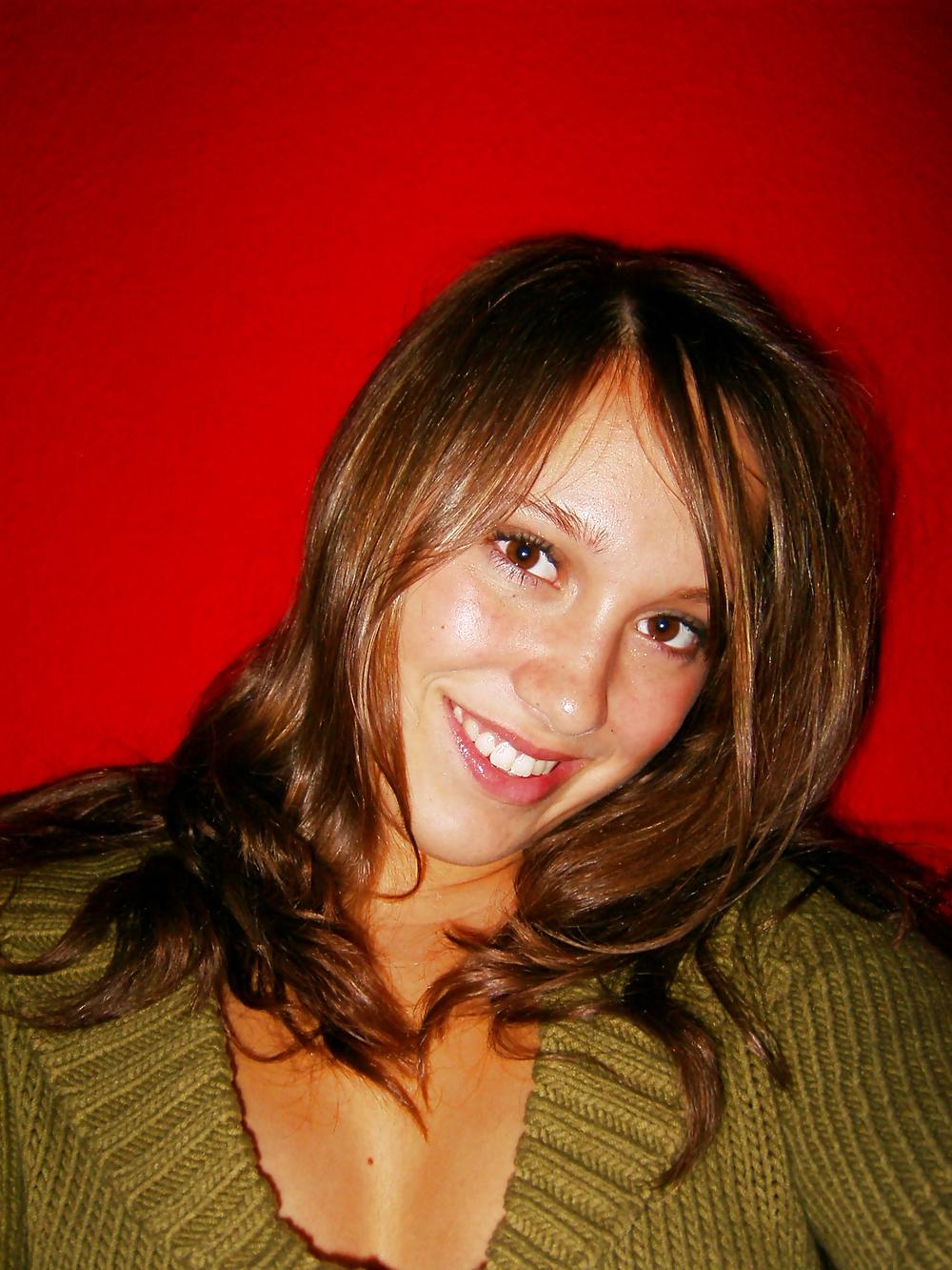 25P Pretty & Hot German Amateur Teeny Natalie