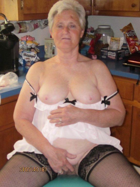 25P Amateur milf 153