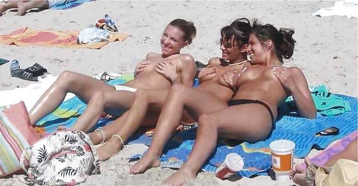 25P Some Flashing amateur Girls pics