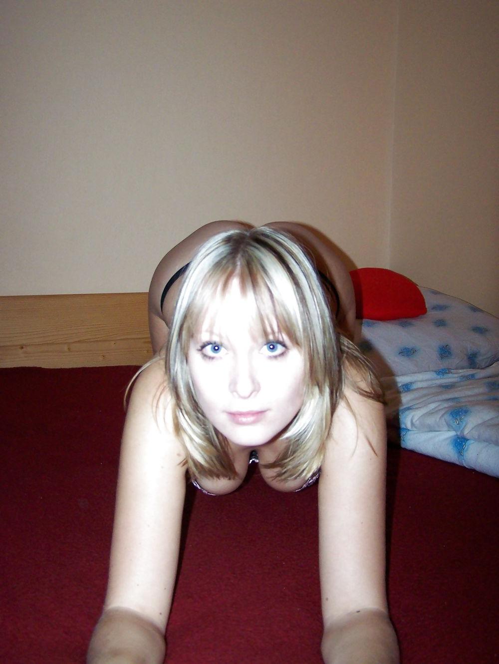 17P Sexy Blonde Amateur Teen Posing