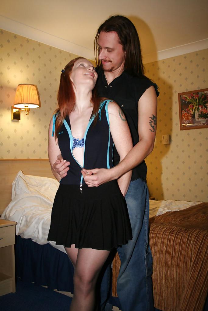 15P Red amateur posing and ass fucked