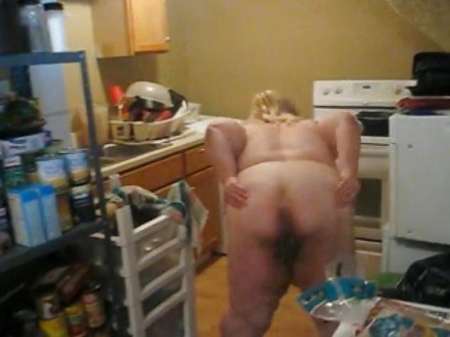 25P Granny Loves Anal