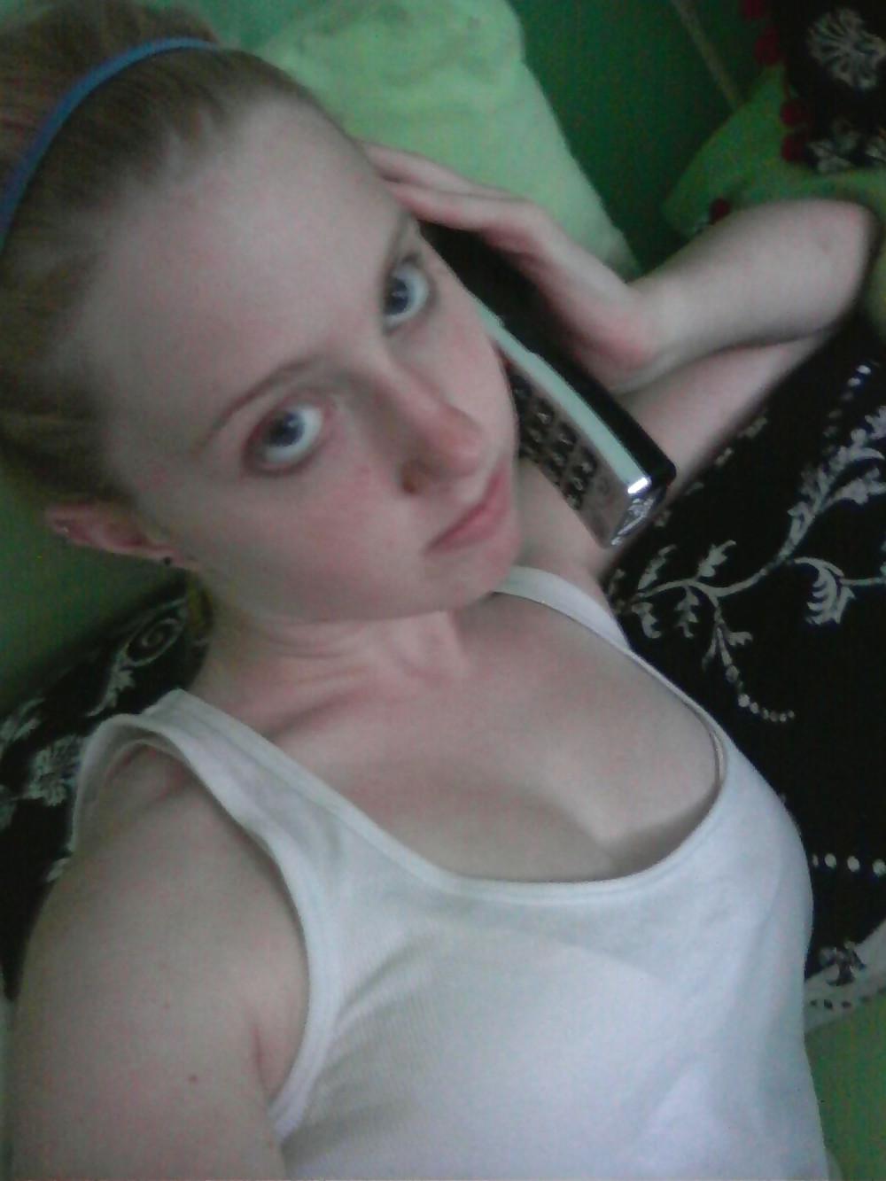 25P Amateur Teen Blonde SelfShot