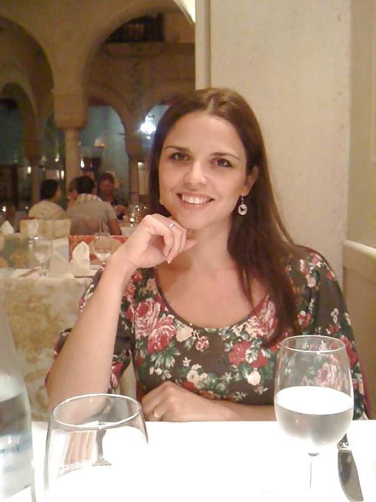 25P Brunette amateur wife