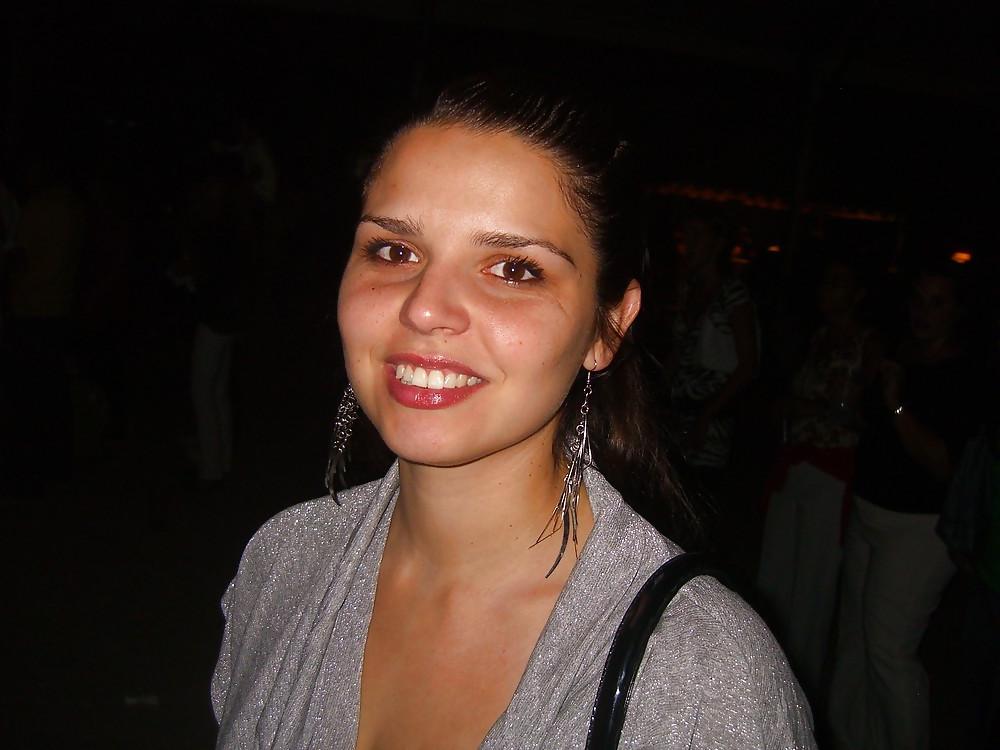 25P Brunette amateur wife