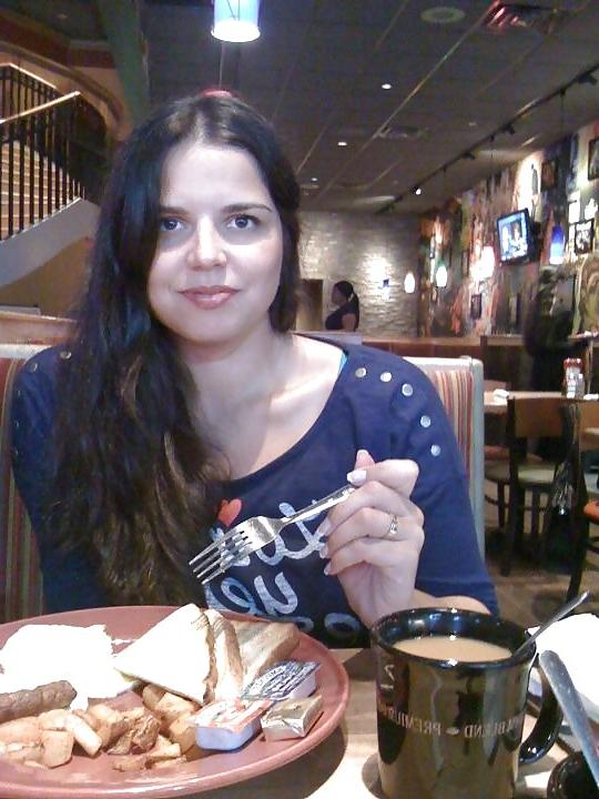 25P Brunette amateur wife