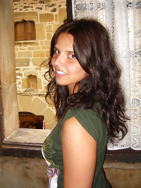 25P Brunette amateur wife