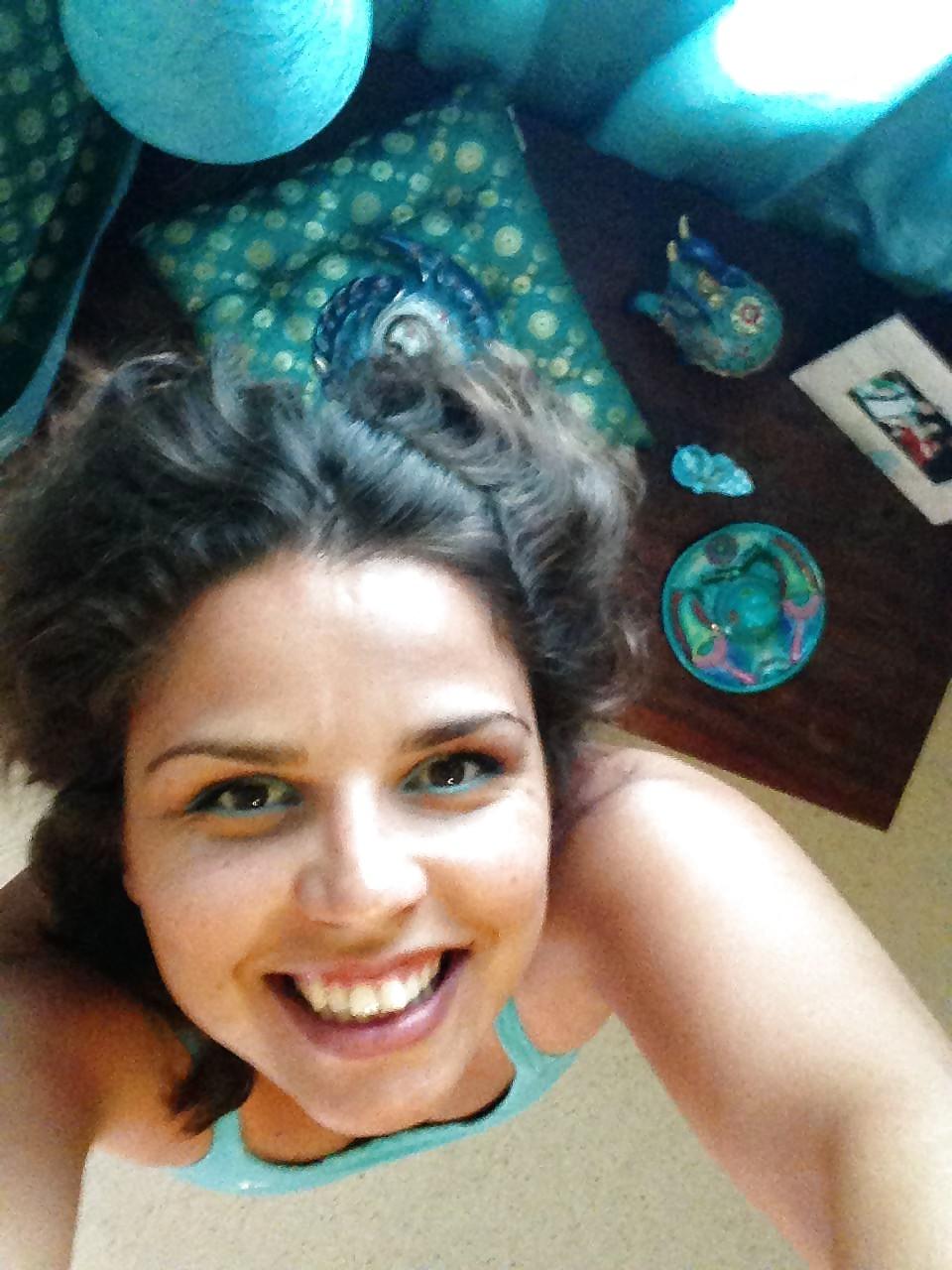25P Brunette amateur wife