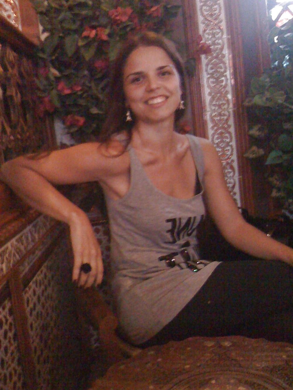 25P Brunette amateur wife