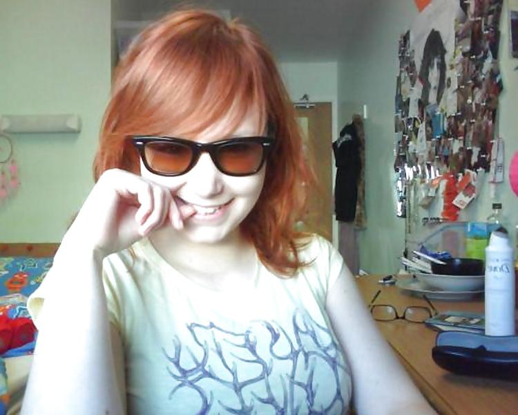 25P Pretty Amateur RedHead Lauren 1